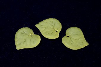 Pandantiv din acril, frosted, frunza, 16x15 mm, galbene