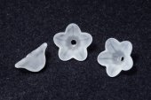 Margele din acril, frosted, floare, 12x6 mm, albe