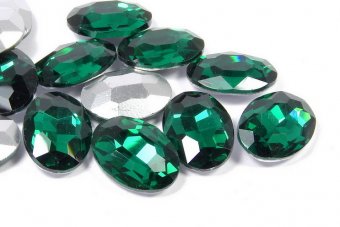 Cabochon din sticla, oval, 10x8 mm, verde smarald