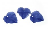 Pandantiv din acril, frosted, frunza, 24x23x3 mm, albastre